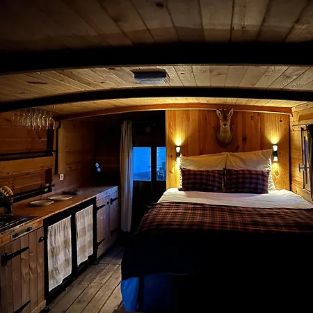 Toue Cabanee Romantique - Vue Maine Et Chateau - Centre Botel *
